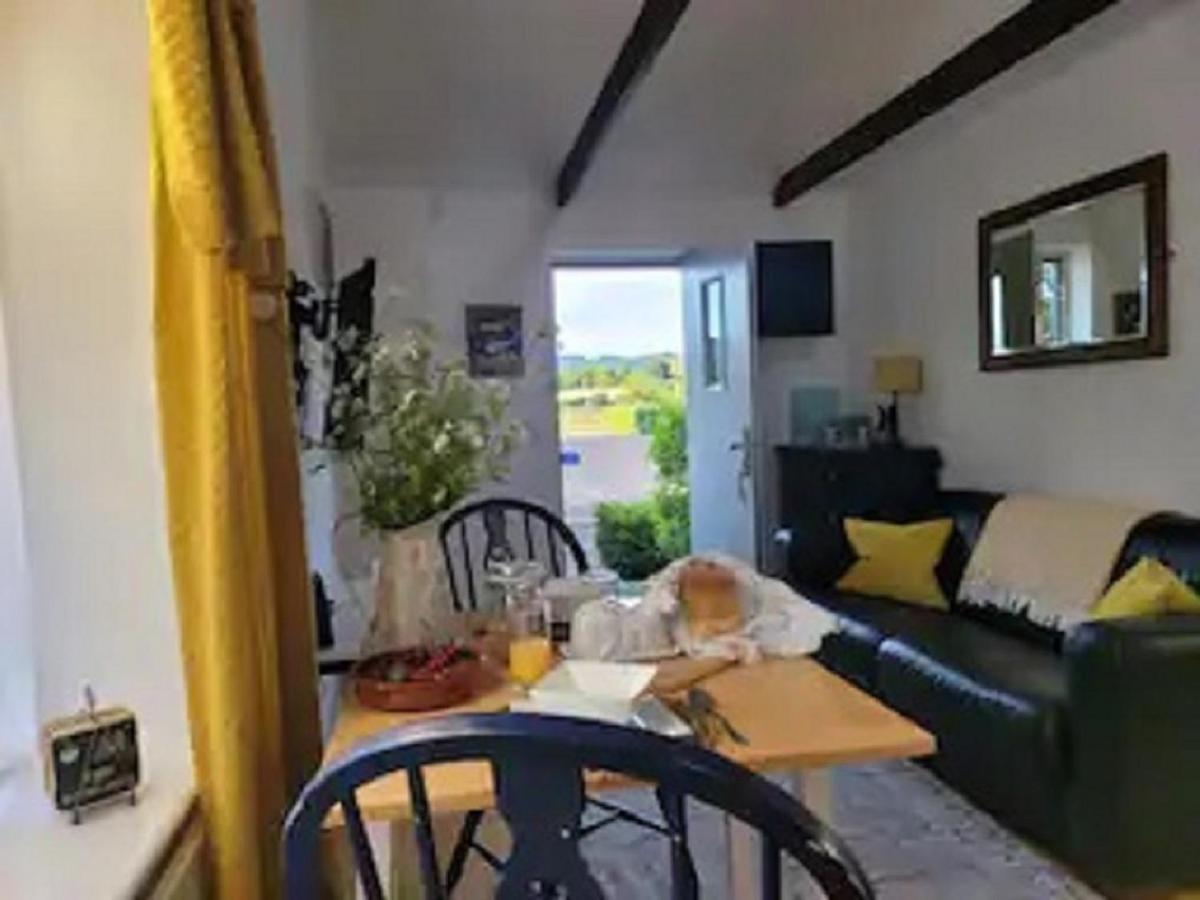 Birch Cottage With Private Wood Fire Hot Tub Harrietsham Kültér fotó